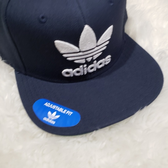 New Adidas Trefoil Chain Snapback Baseball Hat - Picture 2 of 7